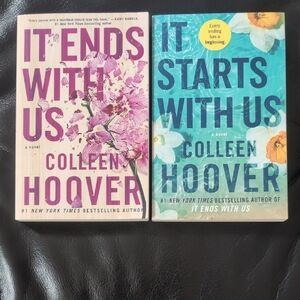 Paperback Novel Set - It Ends With Us (Pink) & It Starts With Us (Blue)